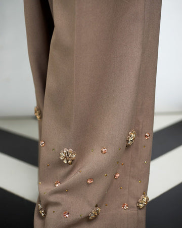 ÀRÈ Trouser Close Up Shot