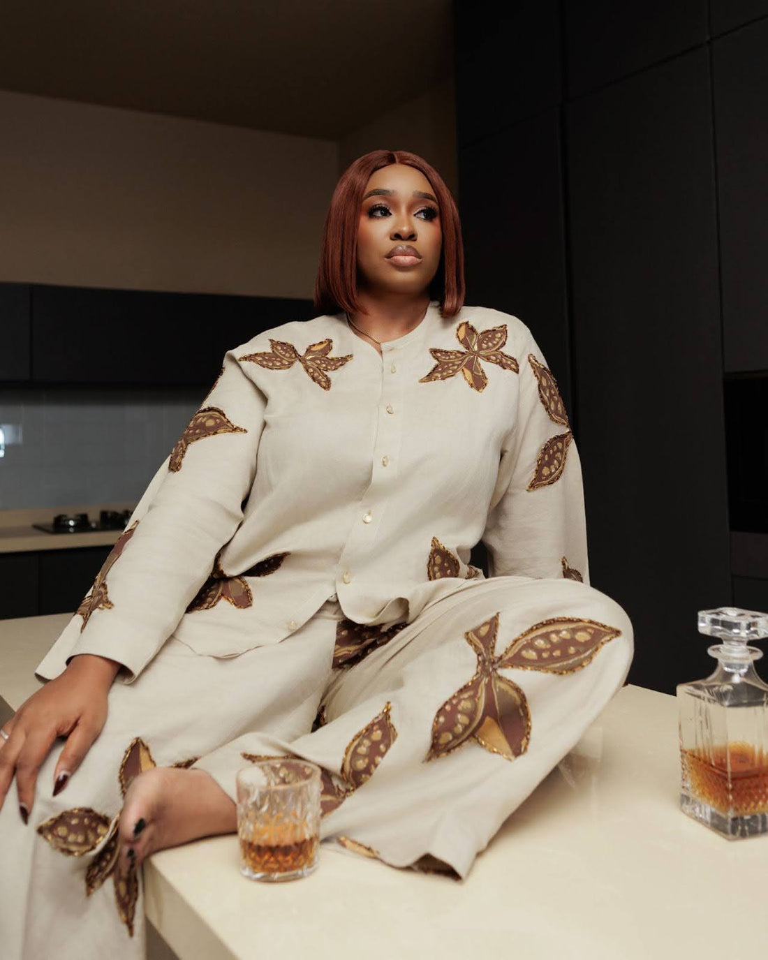 Atunbi Set Close Up Shot High