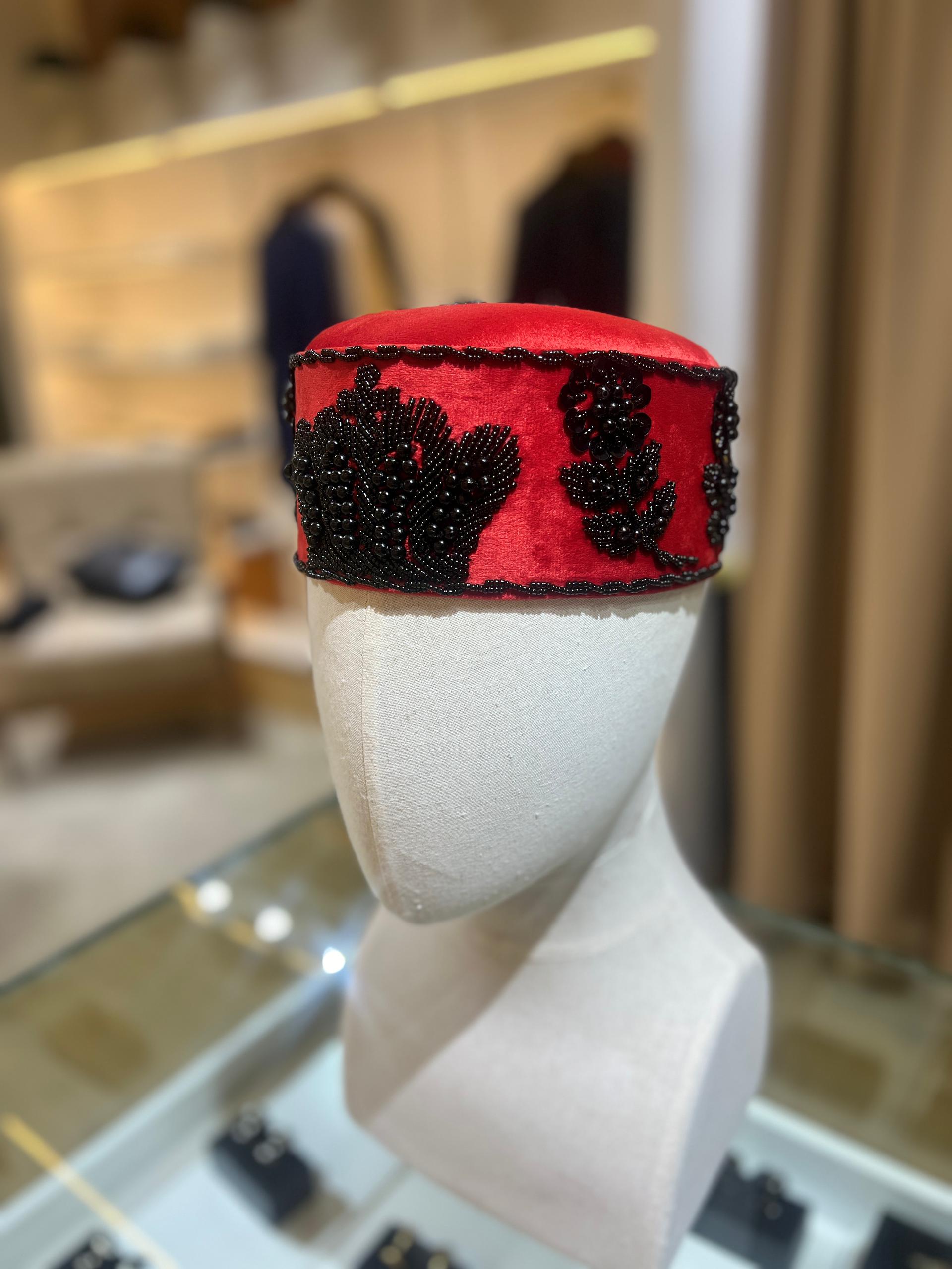 قبعة جمجمة مطرزة 010